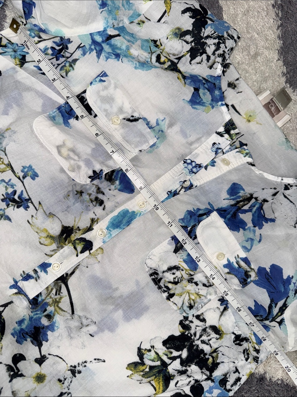 LOFT Floral blouse size small - Picture 5 of 12